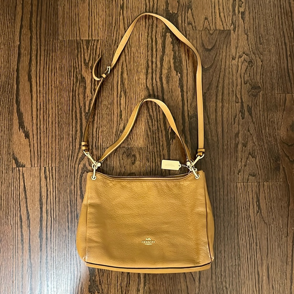 Coach crossbody and shoulder strap bag